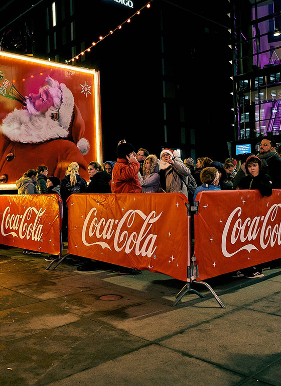 Coca-Cola Truck weihnachten beluechtet