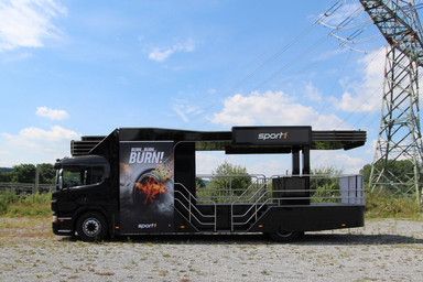 Side view of the Showtruck for Sport1 Image 3