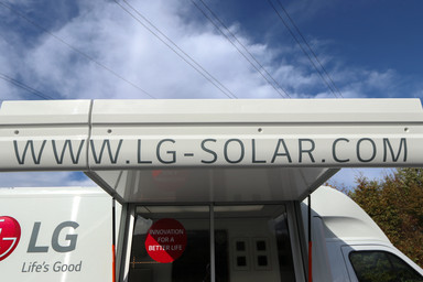 www.lg-solar.com branding outside Image 13