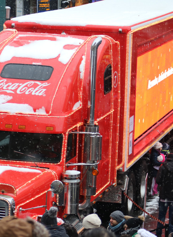 Coke Truck in der Menschenmenge