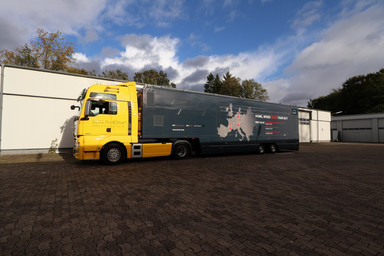 Side view of the Showtruck for MAN Image 4