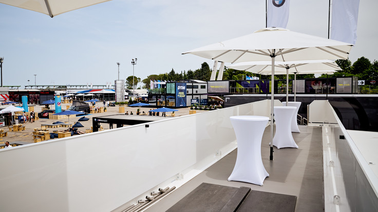  Highlight - The rooftop terrace not only invites you to end any event