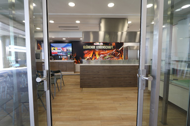 Interior with glass doors from the EDEKA Showtruck Image 11