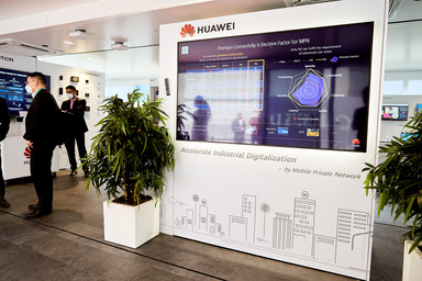 [Translate to English:] Roadshow Huawei 2022 MobileShowRoom Image 31