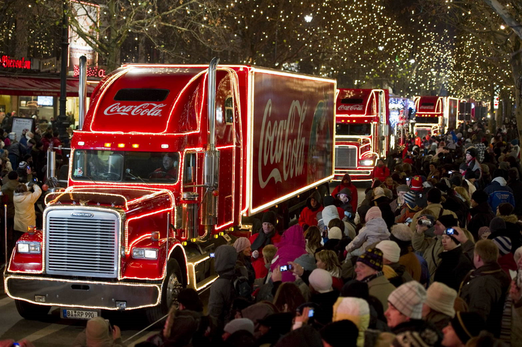 Coca-Cola Christmas Truck in front of a crowd Image 6