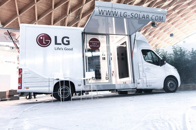 Roadshow vehicle for LG Image 8