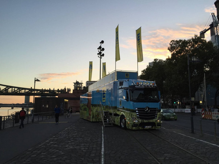 Edeka Roadshow location in the evening