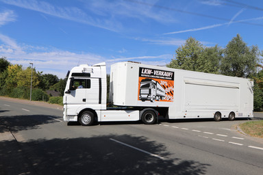 Showtruck from expert driving  Image 4
