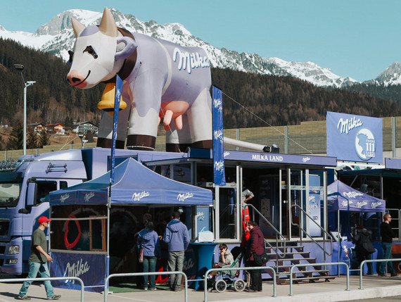 Schokolade Milka Truck International Roadshow Marketing B2C Alpen