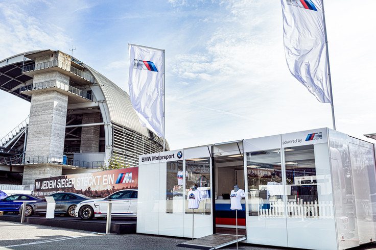 ExpoBox#01 - BMW Hockenheim showtruck with flags Image 3