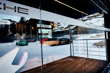 Roadshow Destination Porsche 2022 Interior Image 16