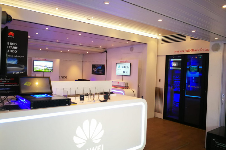 Huawei Showtruck Interior Image 8