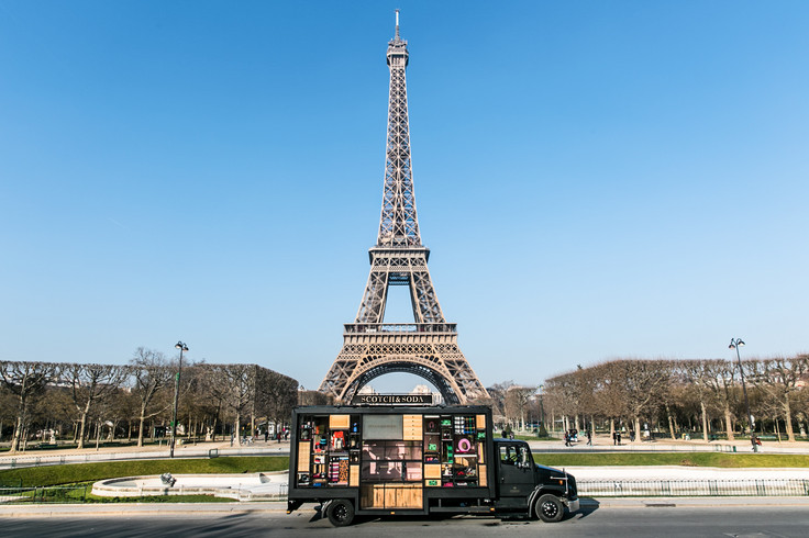 InfoWheels for Scotch & Soda in Paris in front of the Eiffel Tower Image 3