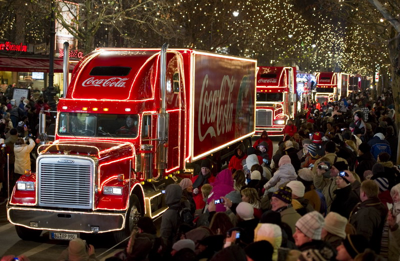 THe Coca Cola Christmas Truck on the road in the Munich area