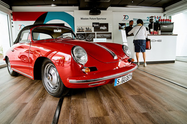 Porsche MobileShowroom Image 8