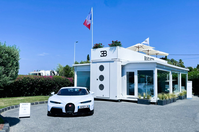 Bugatti Mobile Showroom in St. Tropez Image 16